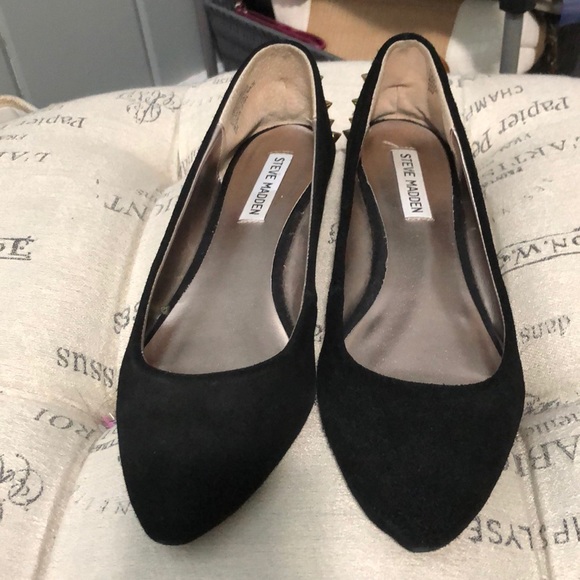 Steve Madden Shoes - Steve Madden black flats with gold studs size 9